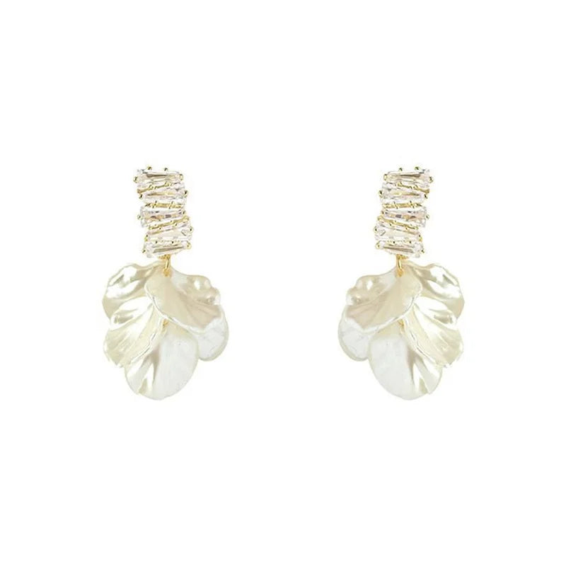 Korean White Shell Flower Petal Drop Earrings for Women 2023 New Statement Pendientes Trendy Zircon Crystal Earring Jewelry Gift