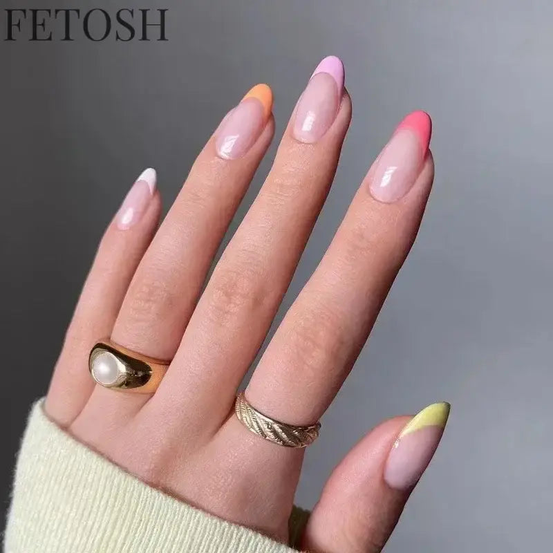 24Pcs Simple Green French False Nails Short Almond Fake Nails with Wave Line Design Wearable Round Head Press on Nail Tips