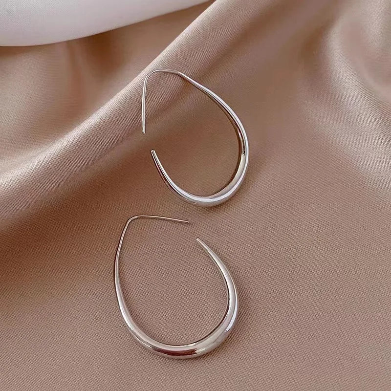 Hot Sale Geometric Oval Hoop Earrings for Women Simple Desgin Earrings Party Wedding Fashion Jewelry Accessories 2023