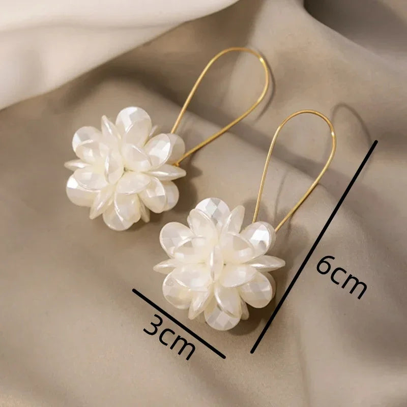 Women's Pearl Petal Ball Earrings Fashion Trend Long Flower Ball Earrings DIY Geometric Ear Buckle Party Holiday Jewelry Gifts