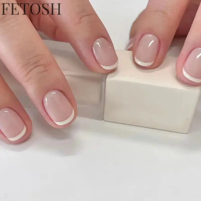 24Pcs Shiny Pearl Wearable False Nails Short Square Fake Nail Simple Summer Press on Nails Detachable Full Cover Nail Tips
