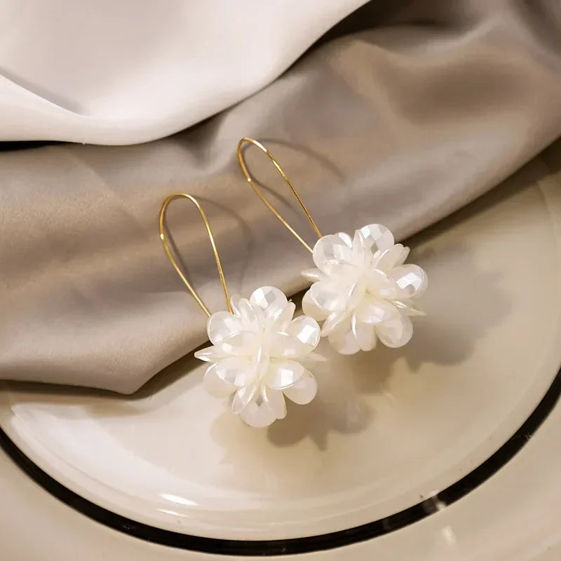 Women's Pearl Petal Ball Earrings Fashion Trend Long Flower Ball Earrings DIY Geometric Ear Buckle Party Holiday Jewelry Gifts