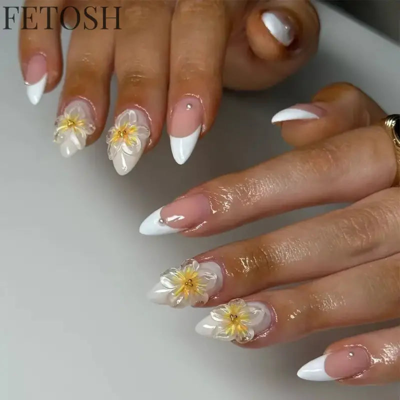 24Pcs Simple Green French False Nails Short Almond Fake Nails with Wave Line Design Wearable Round Head Press on Nail Tips