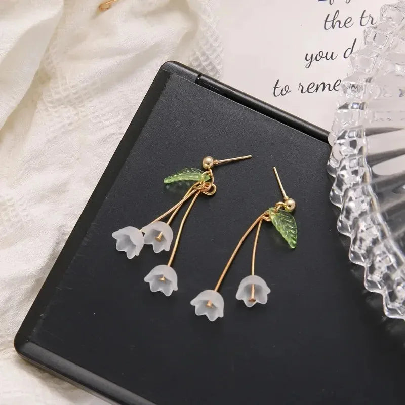 Women's Pearl Petal Ball Earrings Fashion Trend Long Flower Ball Earrings DIY Geometric Ear Buckle Party Holiday Jewelry Gifts