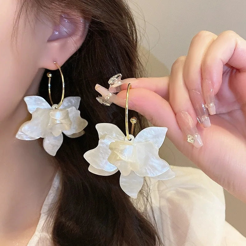 Women's Pearl Petal Ball Earrings Fashion Trend Long Flower Ball Earrings DIY Geometric Ear Buckle Party Holiday Jewelry Gifts