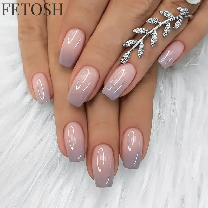 24Pcs Shiny Pearl Wearable False Nails Short Square Fake Nail Simple Summer Press on Nails Detachable Full Cover Nail Tips
