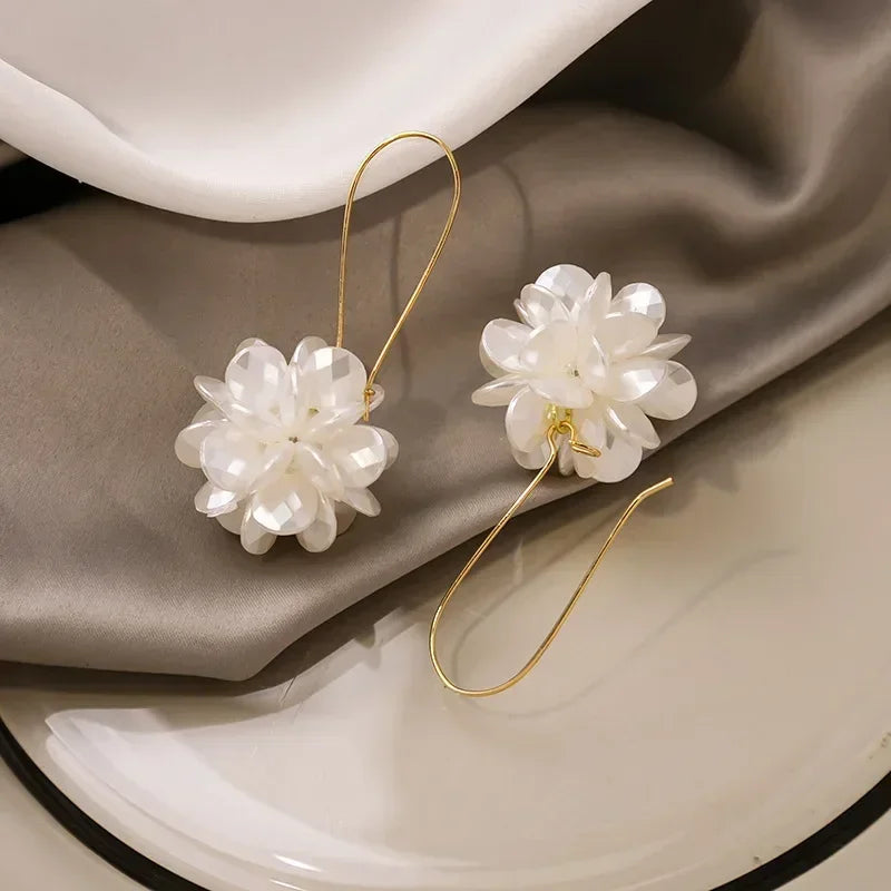 Women's Pearl Petal Ball Earrings Fashion Trend Long Flower Ball Earrings DIY Geometric Ear Buckle Party Holiday Jewelry Gifts