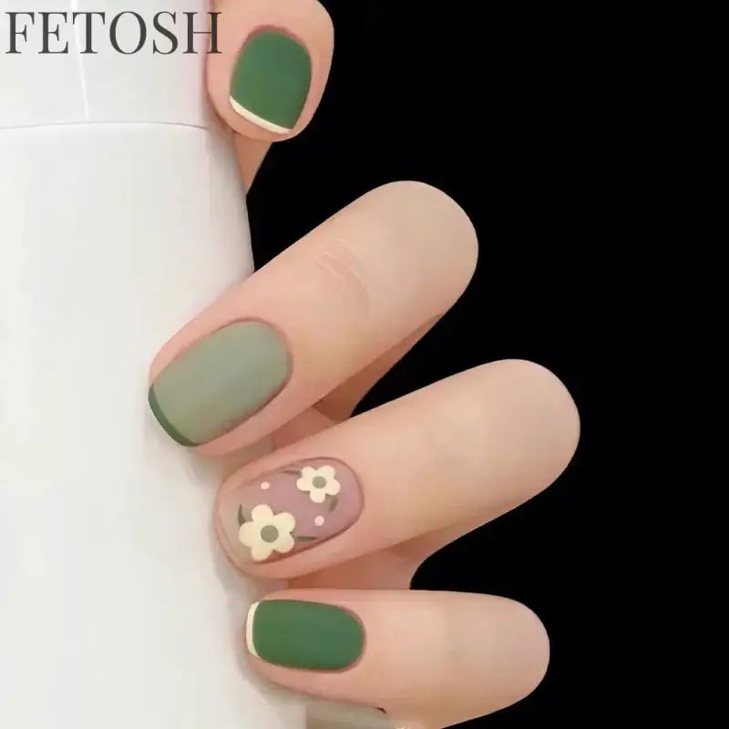 24pcs Short Cute False Nails Polka Dot Star Design Fake Nails Full Coverage Waterproof Removable Artificial Press on Nails