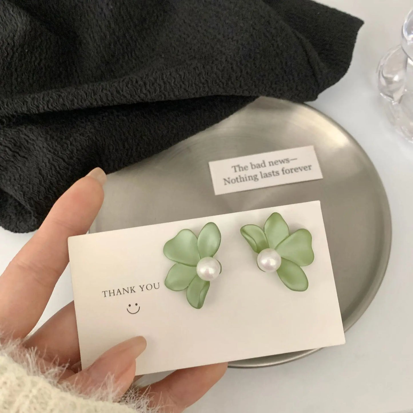 Korean White Shell Flower Petal Drop Earrings for Women 2023 New Statement Pendientes Trendy Zircon Crystal Earring Jewelry Gift