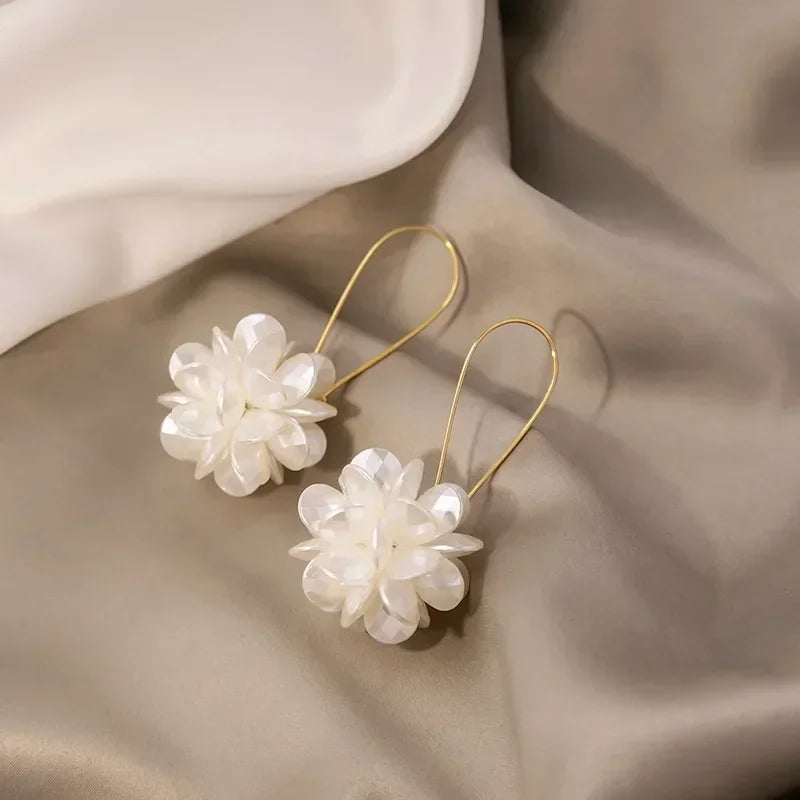 Women's Pearl Petal Ball Earrings Fashion Trend Long Flower Ball Earrings DIY Geometric Ear Buckle Party Holiday Jewelry Gifts