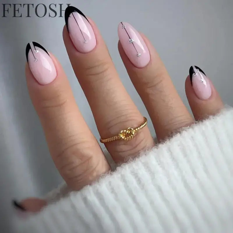 24Pcs Simple Green French False Nails Short Almond Fake Nails with Wave Line Design Wearable Round Head Press on Nail Tips