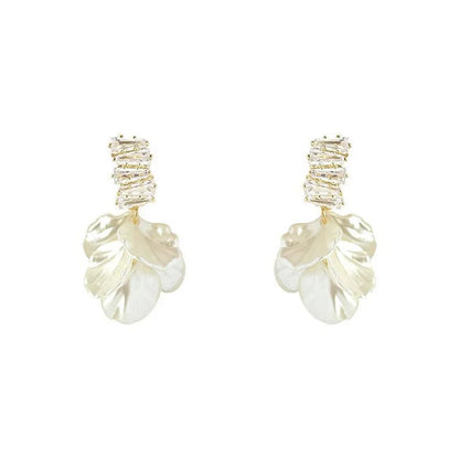 Korean White Shell Flower Petal Drop Earrings for Women 2023 New Statement Pendientes Trendy Zircon Crystal Earring Jewelry Gift