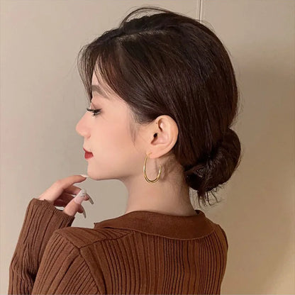 Hot Sale Geometric Oval Hoop Earrings for Women Simple Desgin Earrings Party Wedding Fashion Jewelry Accessories 2023