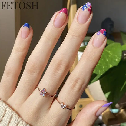 24Pcs Simple Green French False Nails Short Almond Fake Nails with Wave Line Design Wearable Round Head Press on Nail Tips
