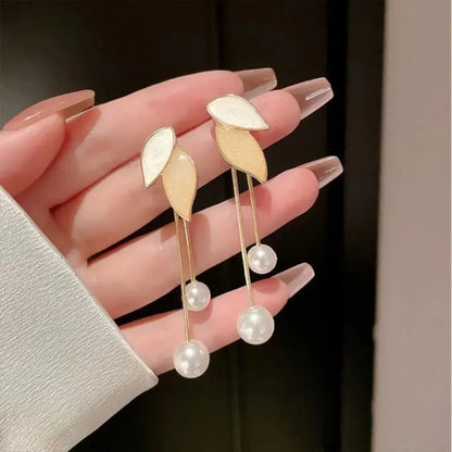 Women's Pearl Petal Ball Earrings Fashion Trend Long Flower Ball Earrings DIY Geometric Ear Buckle Party Holiday Jewelry Gifts