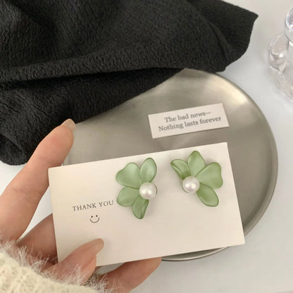 Korean White Shell Flower Petal Drop Earrings for Women 2023 New Statement Pendientes Trendy Zircon Crystal Earring Jewelry Gift