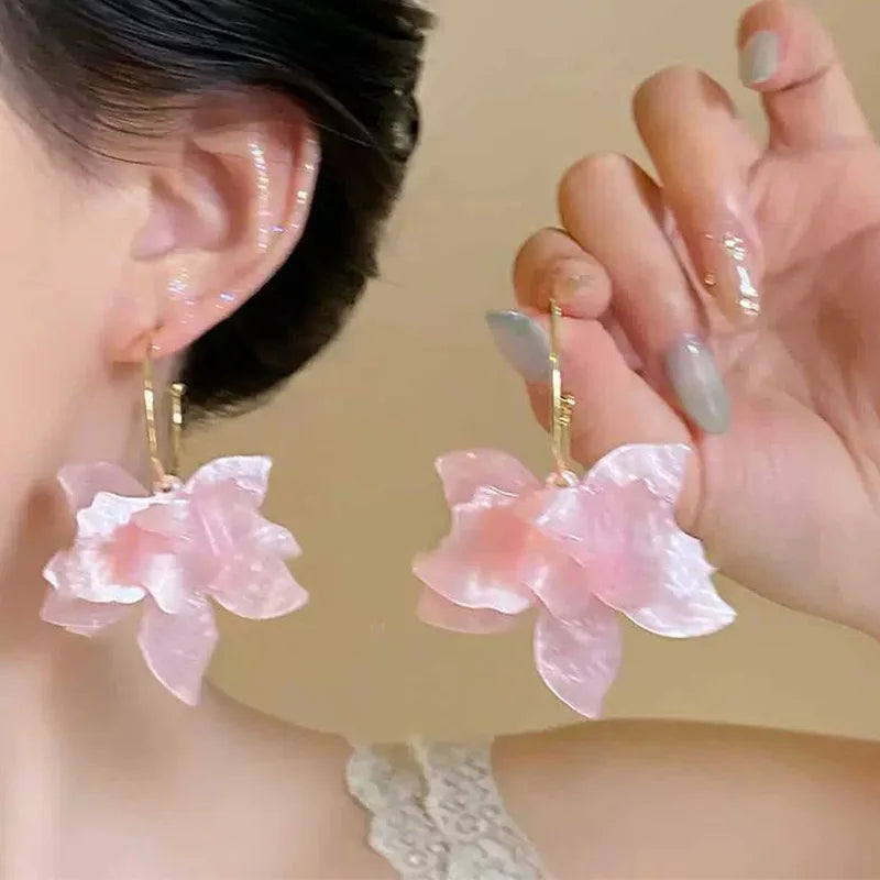 Women's Pearl Petal Ball Earrings Fashion Trend Long Flower Ball Earrings DIY Geometric Ear Buckle Party Holiday Jewelry Gifts